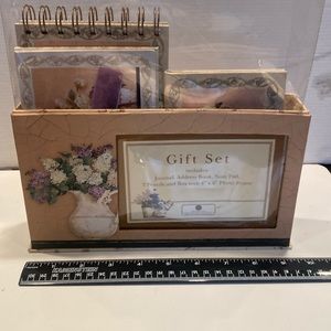 NWOT & Vintage 2003 Stationery Gift Set